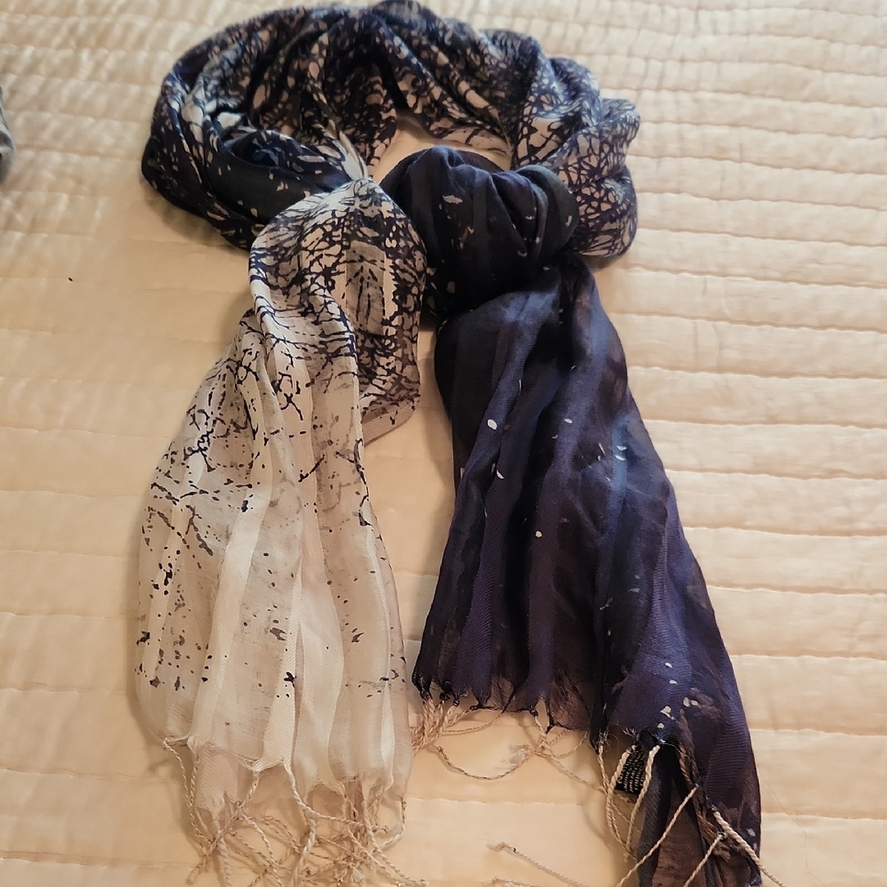 Elegant Natural Silk Navy and White Fringed Scarf